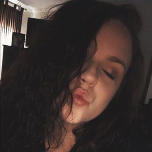 Meet your Posher, Kaitlin